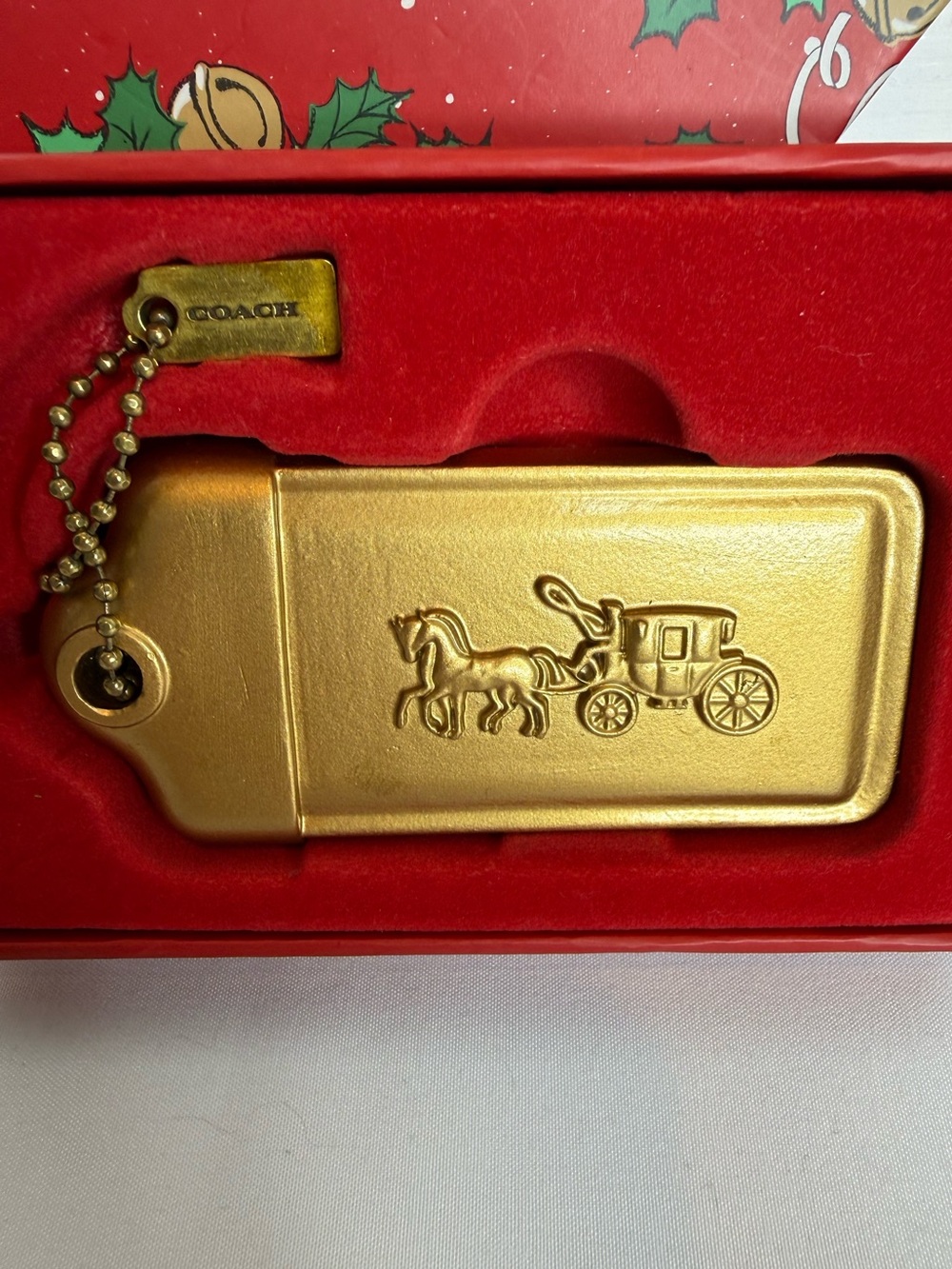 COACH 1941 COLLECTIBLE HORSE AND CARRIAGE HOLIDAY LOGO HANG TAG CHARM - Picture 3 of 15